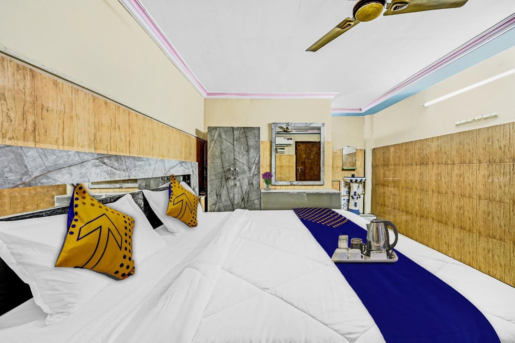 Hotel Spot On Svr Grand Vijayawāda Zewnętrze zdjęcie