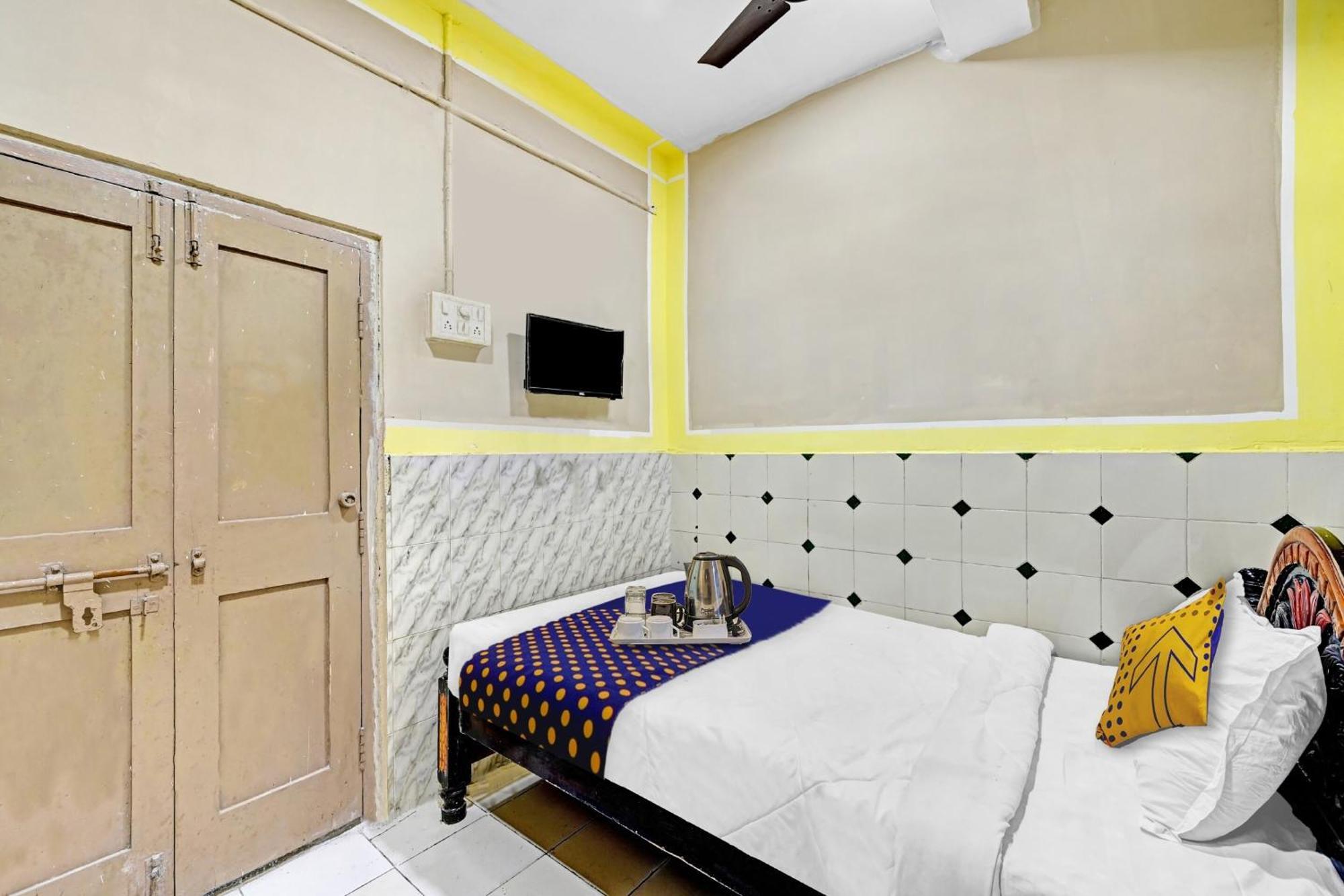 Hotel Spot On Svr Grand Vijayawāda Zewnętrze zdjęcie
