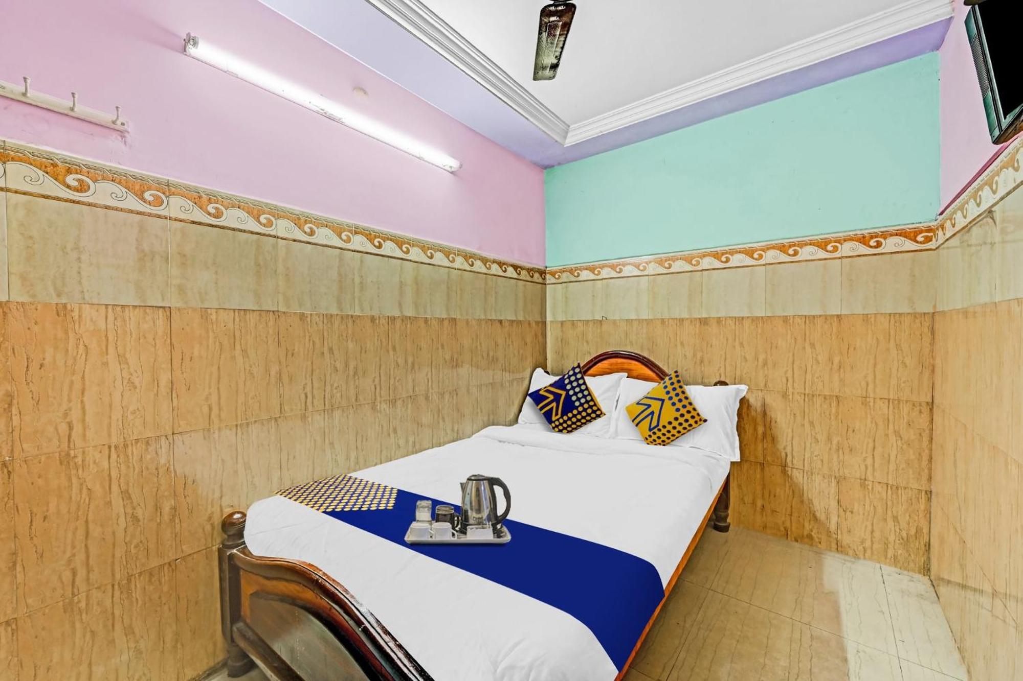 Hotel Spot On Svr Grand Vijayawāda Zewnętrze zdjęcie