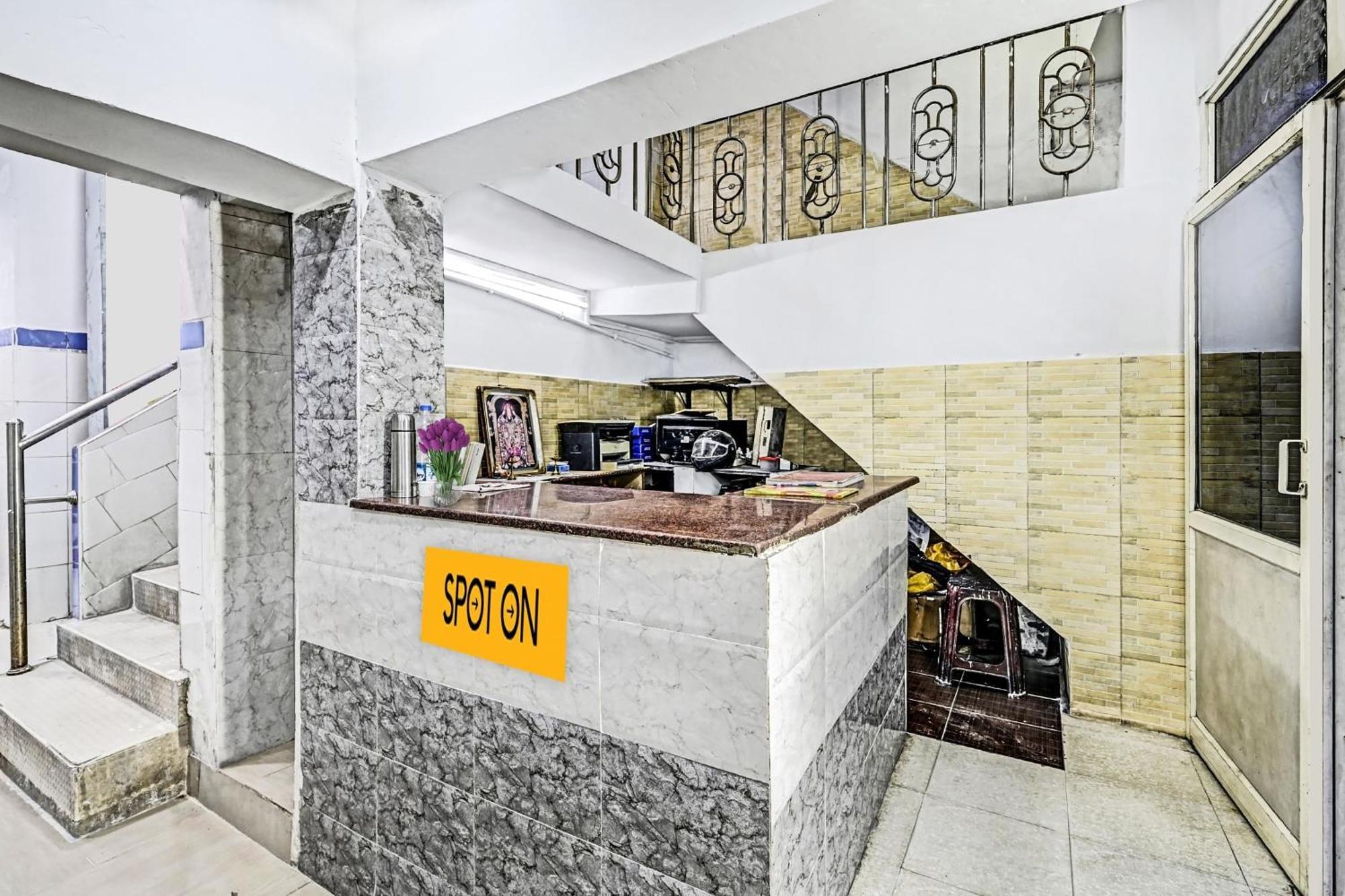 Hotel Spot On Svr Grand Vijayawāda Zewnętrze zdjęcie